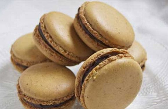 Macarons au café
